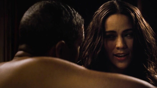 2 Guns (2013) filminden Paula Patton erotik sahnesi